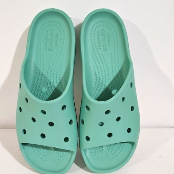 CROCS Mint Green Slide Sandals - Picture 2 of 8